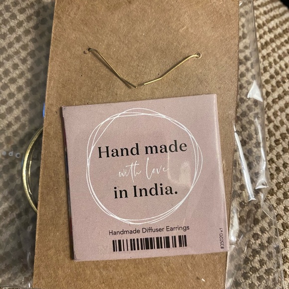 Young Living Drops of Joy Diffuser Earrings NWT - Picture 5 of 5